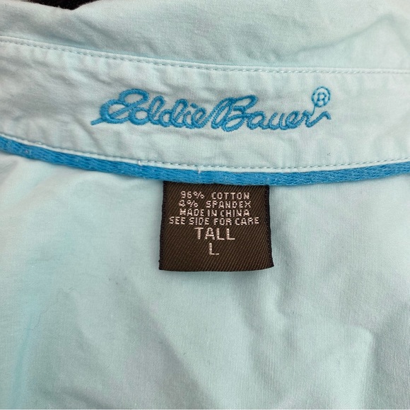 Eddie Bauer Large Light Blue Button Up Shirt with Buttoned Cuffs - Picture 4 of 7
